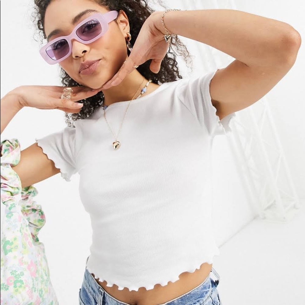 White ribbed ruffle crop top